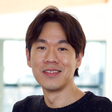 Amos_Liang_website-crop.png